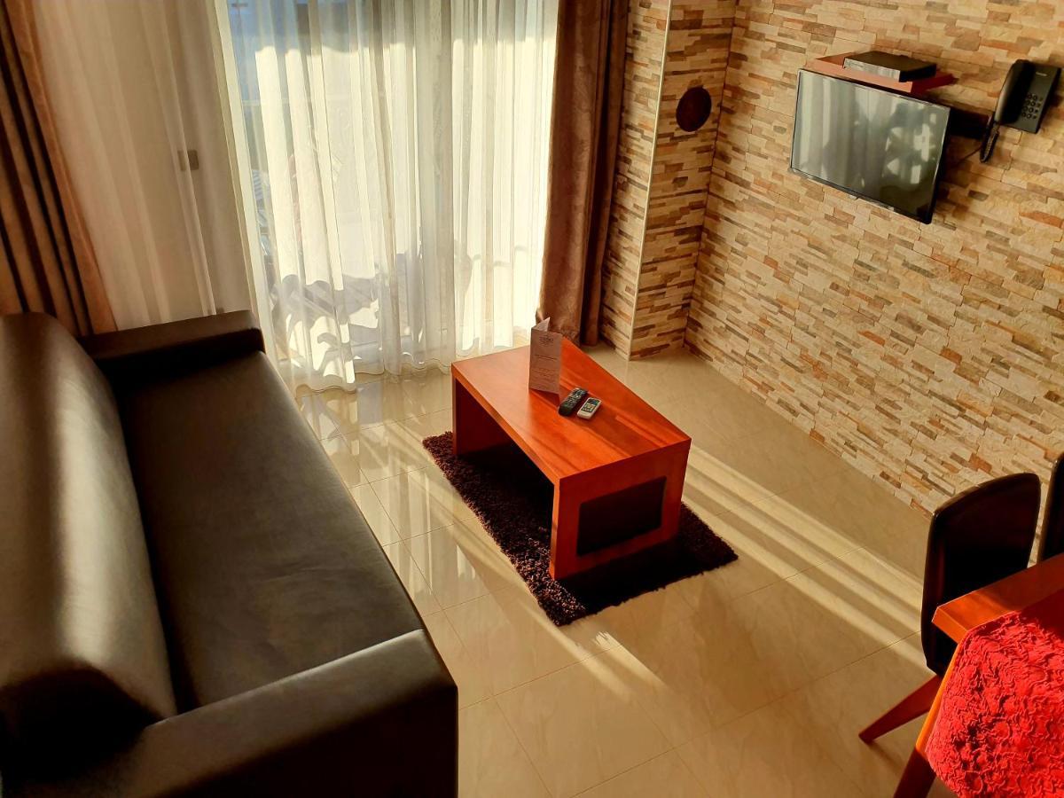 Boutique Hotel Bora & Villas Garamm Pakostane Exterior photo