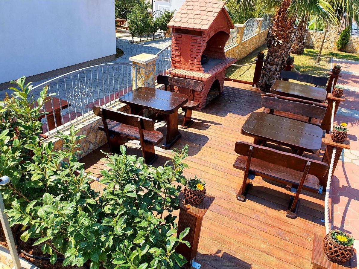 Boutique Hotel Bora & Villas Garamm Pakostane Exterior photo