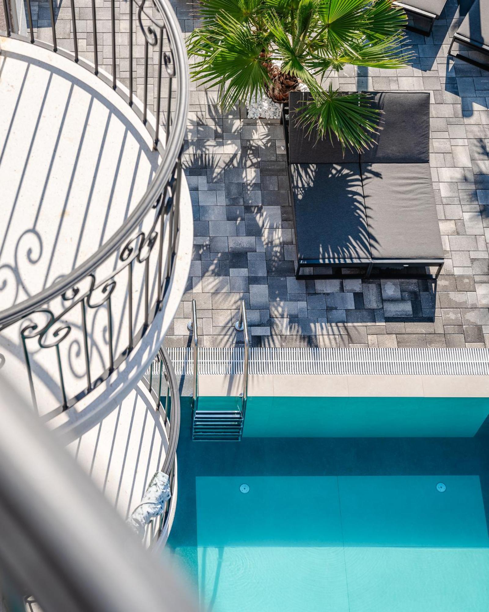Boutique Hotel Bora & Villas Garamm Pakostane Exterior photo